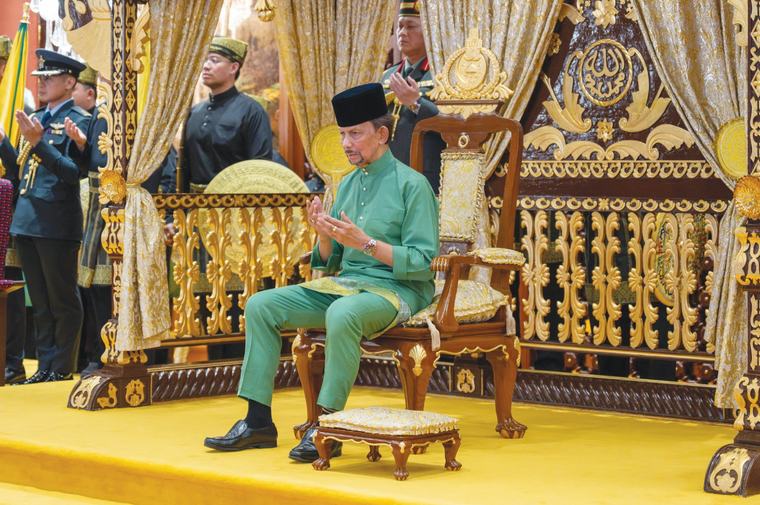 35 penerima dikurniakan Bintang-bintang Kebesaran NBD